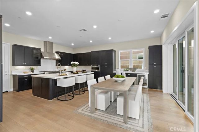 77 Pelican, Irvine, CA 92618