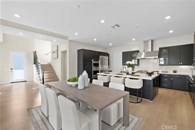 77 Pelican, Irvine, CA 92618