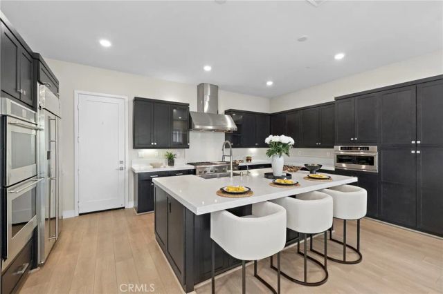 77 Pelican, Irvine, CA 92618