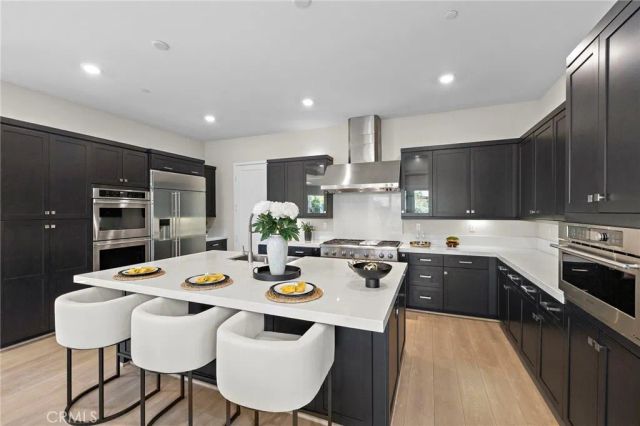 77 Pelican, Irvine, CA 92618