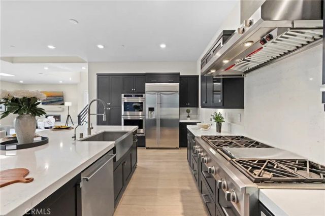 77 Pelican, Irvine, CA 92618