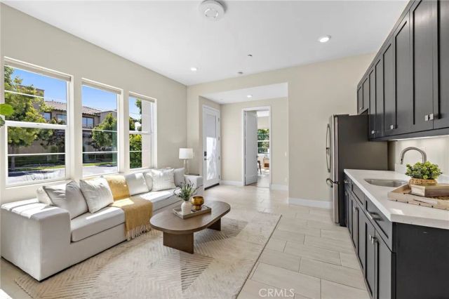 77 Pelican, Irvine, CA 92618