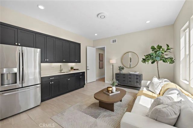 77 Pelican, Irvine, CA 92618