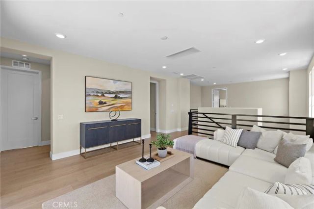 77 Pelican, Irvine, CA 92618