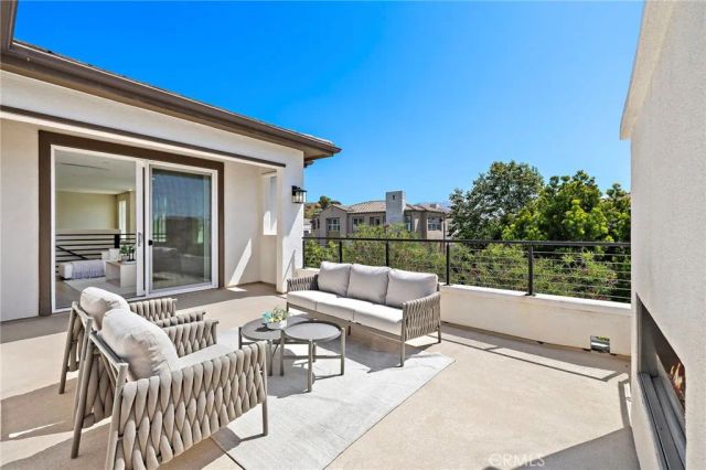 77 Pelican, Irvine, CA 92618