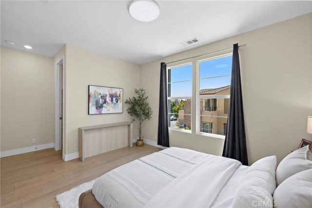 77 Pelican, Irvine, CA 92618