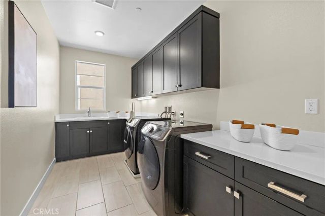 77 Pelican, Irvine, CA 92618