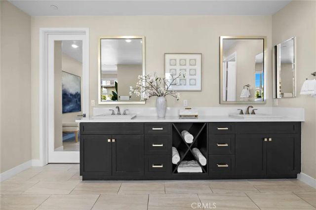 77 Pelican, Irvine, CA 92618