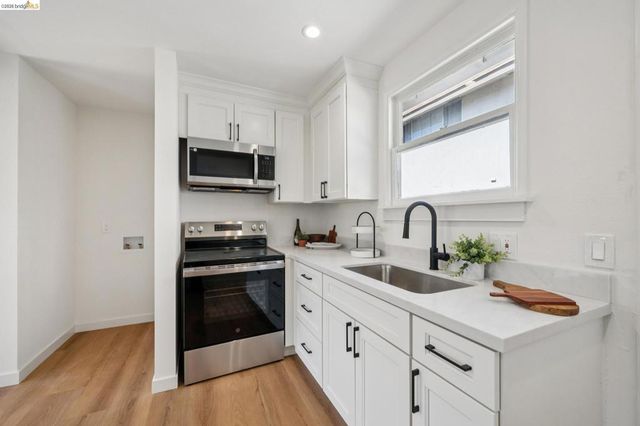 3239 Briggs Ave, Alameda, CA 94501