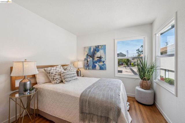 3239 Briggs Ave, Alameda, CA 94501