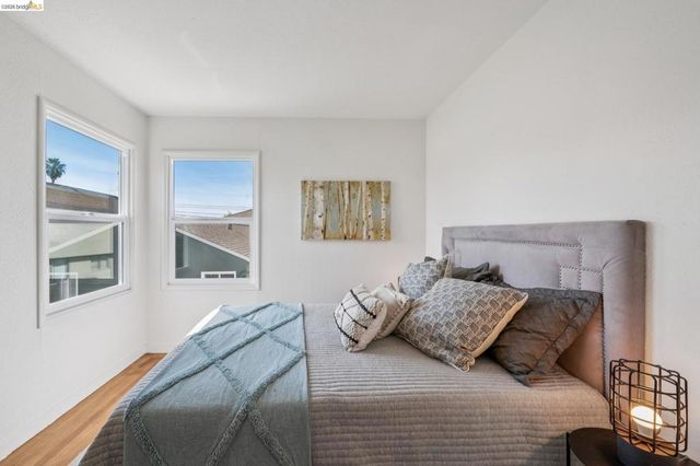 3239 Briggs Ave, Alameda, CA 94501