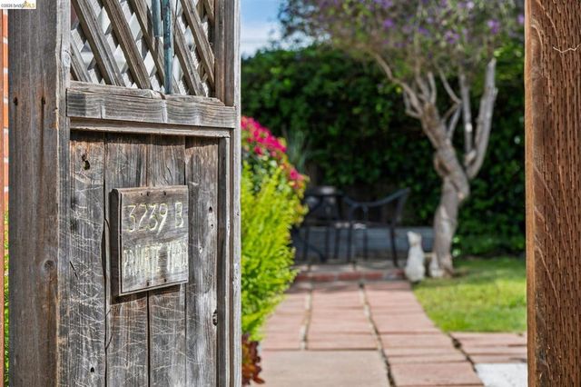 3239 Briggs Ave, Alameda, CA 94501