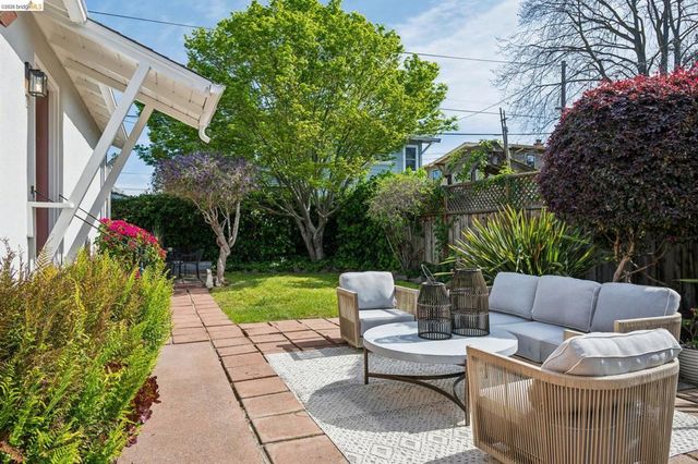 3239 Briggs Ave, Alameda, CA 94501