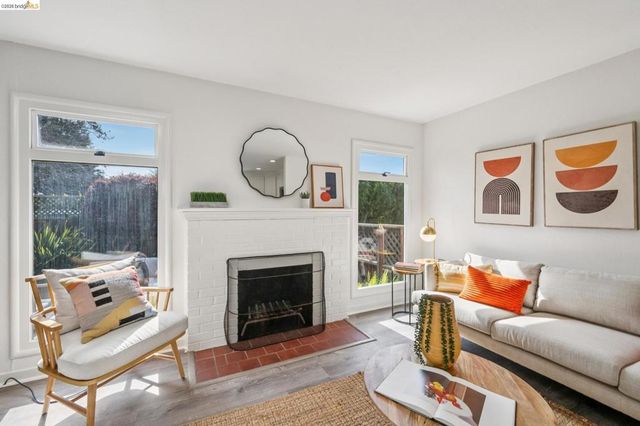 3239 Briggs Ave, Alameda, CA 94501