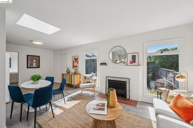 3239 Briggs Ave, Alameda, CA 94501