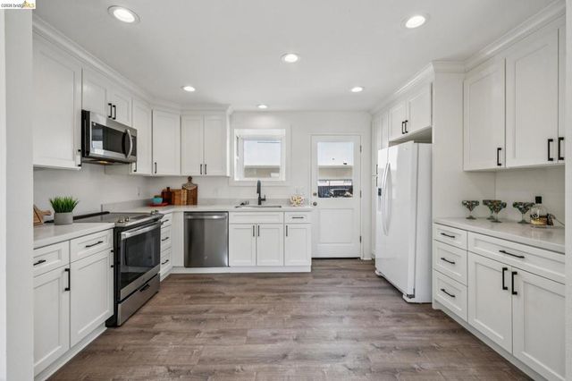 3239 Briggs Ave, Alameda, CA 94501