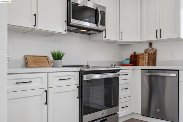 3239 Briggs Ave, Alameda, CA 94501