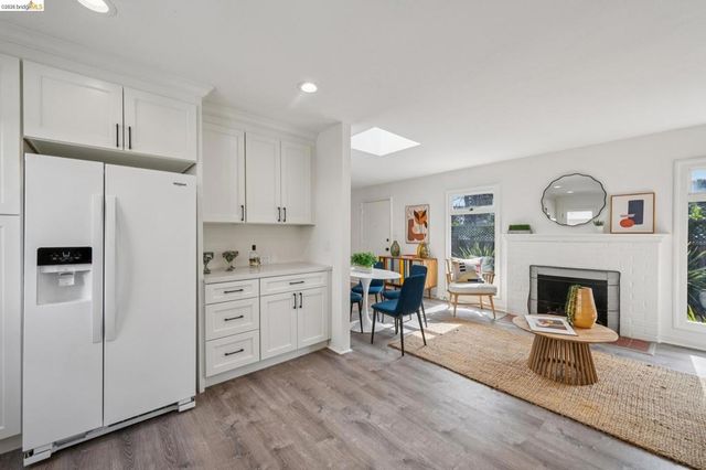 3239 Briggs Ave, Alameda, CA 94501