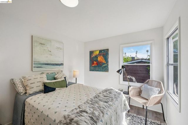 3239 Briggs Ave, Alameda, CA 94501