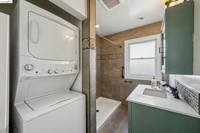 3239 Briggs Ave, Alameda, CA 94501