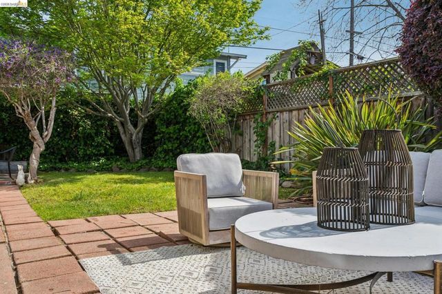 3239 Briggs Ave, Alameda, CA 94501