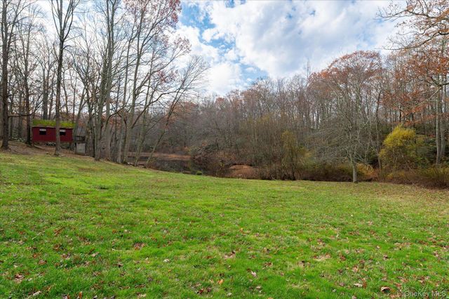 136 Elmwood Road, South Salem, NY 10590