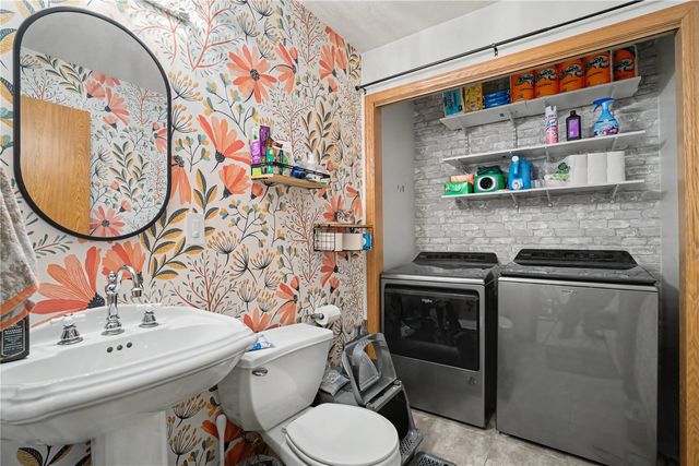 3840 37th Avenue SW E, Cedar Rapids, IA 52404