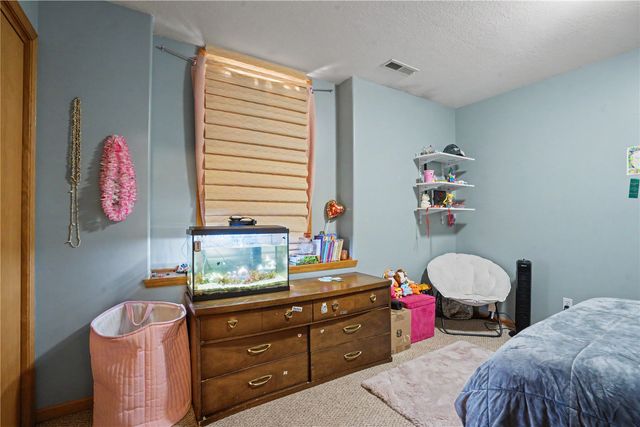 3840 37th Avenue SW E, Cedar Rapids, IA 52404