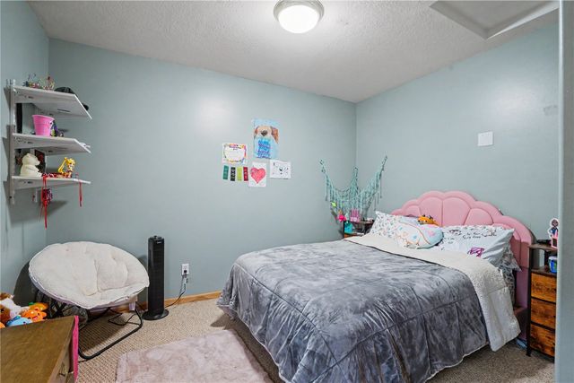 3840 37th Avenue SW E, Cedar Rapids, IA 52404