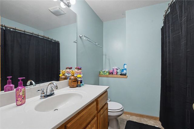 3840 37th Avenue SW E, Cedar Rapids, IA 52404