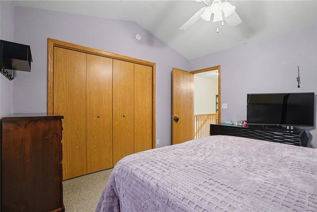 3840 37th Avenue SW E, Cedar Rapids, IA 52404