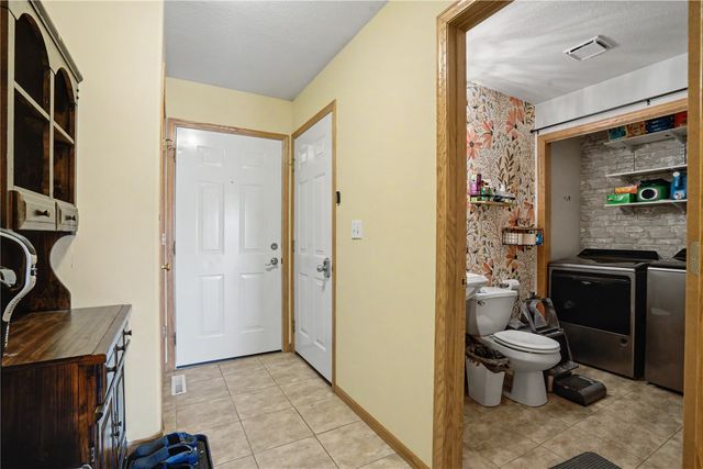 3840 37th Avenue SW E, Cedar Rapids, IA 52404