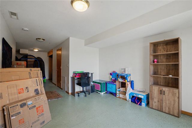 3840 37th Avenue SW E, Cedar Rapids, IA 52404