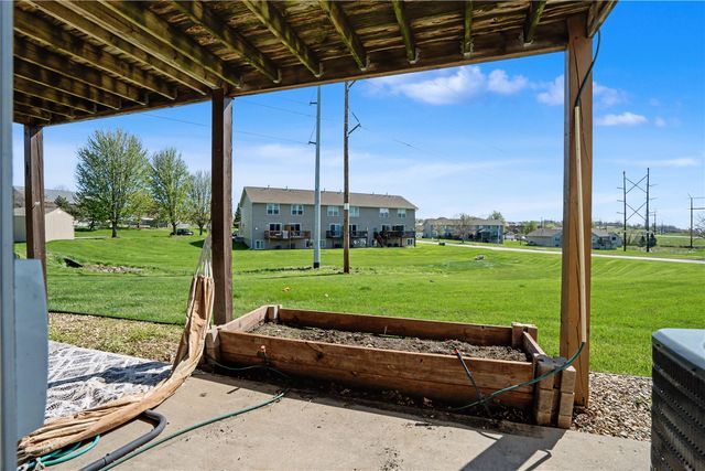 3840 37th Avenue SW E, Cedar Rapids, IA 52404