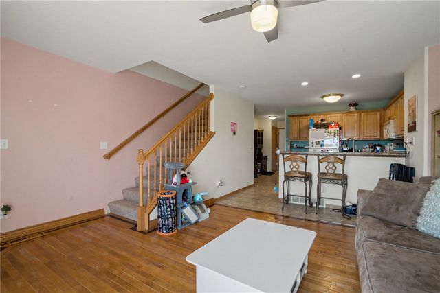 3840 37th Avenue SW E, Cedar Rapids, IA 52404