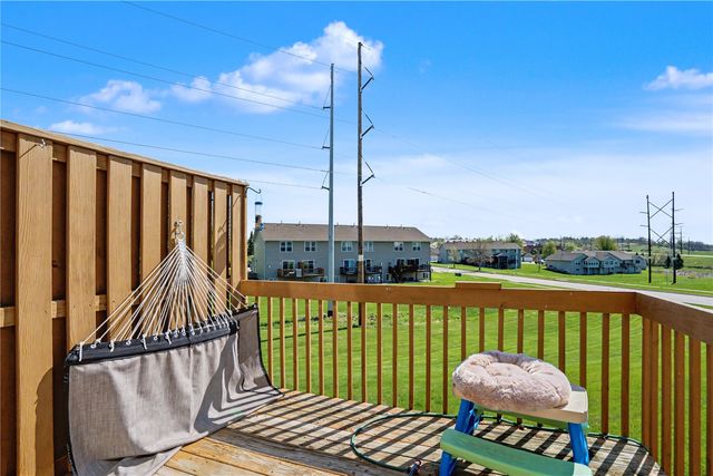 3840 37th Avenue SW E, Cedar Rapids, IA 52404