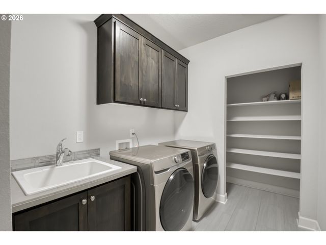5061 Se 83RD Ave, Hillsboro, OR 97123
