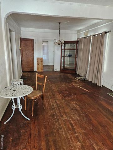 7374 Ellsworth Street, Detroit, MI 48238