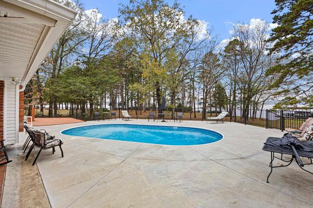 106 Walrock Shores, Russellville, AR 72802