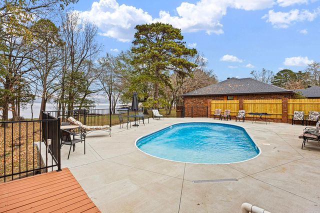 106 Walrock Shores, Russellville, AR 72802