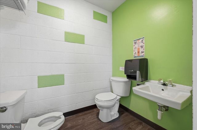 8904 YORKSHIRE LN, Manassas, VA 20111