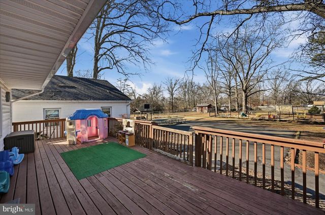 8904 YORKSHIRE LN, Manassas, VA 20111