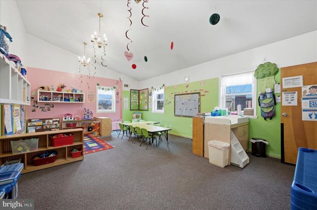 8904 YORKSHIRE LN, Manassas, VA 20111