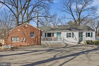 8904 YORKSHIRE LN, Manassas, VA 20111