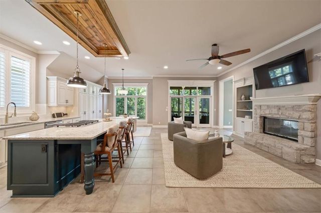 750 Suffolk Lane, Loch Lloyd, MO 64012