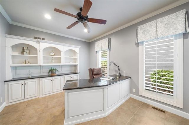 750 Suffolk Lane, Loch Lloyd, MO 64012