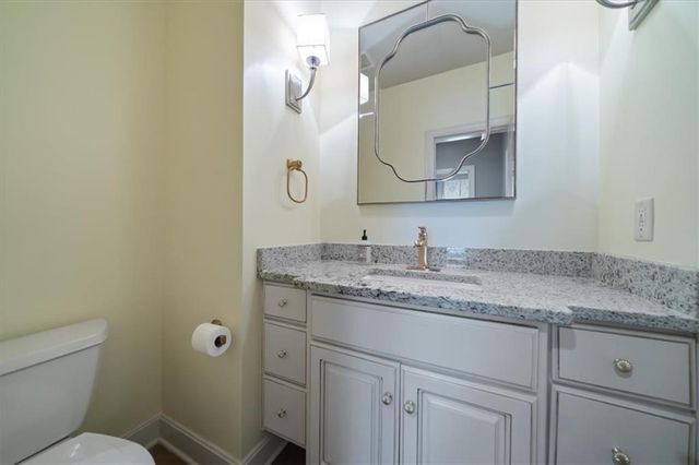 750 Suffolk Lane, Loch Lloyd, MO 64012