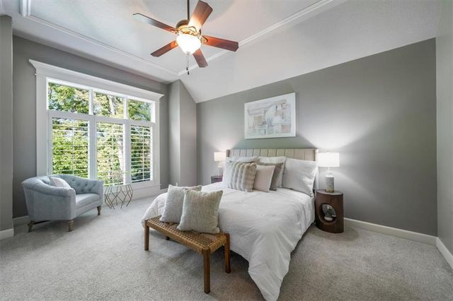 750 Suffolk Lane, Loch Lloyd, MO 64012