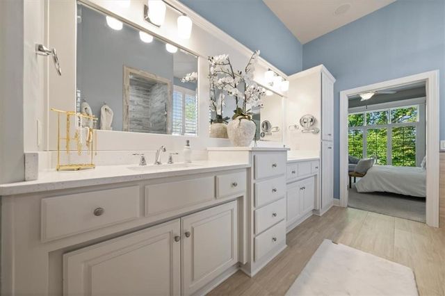 750 Suffolk Lane, Loch Lloyd, MO 64012