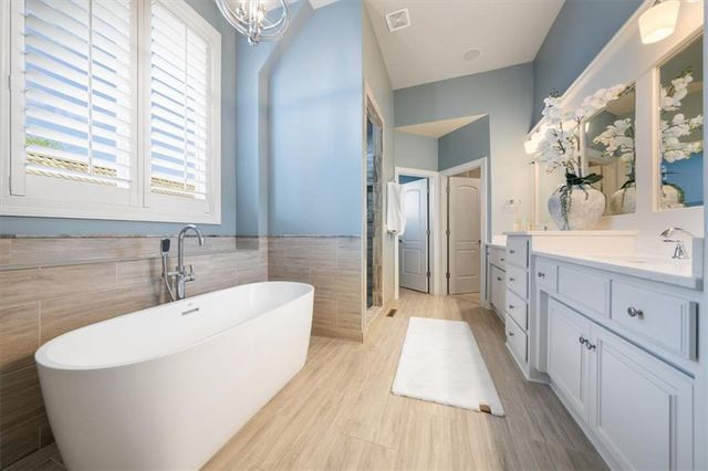 750 Suffolk Lane, Loch Lloyd, MO 64012